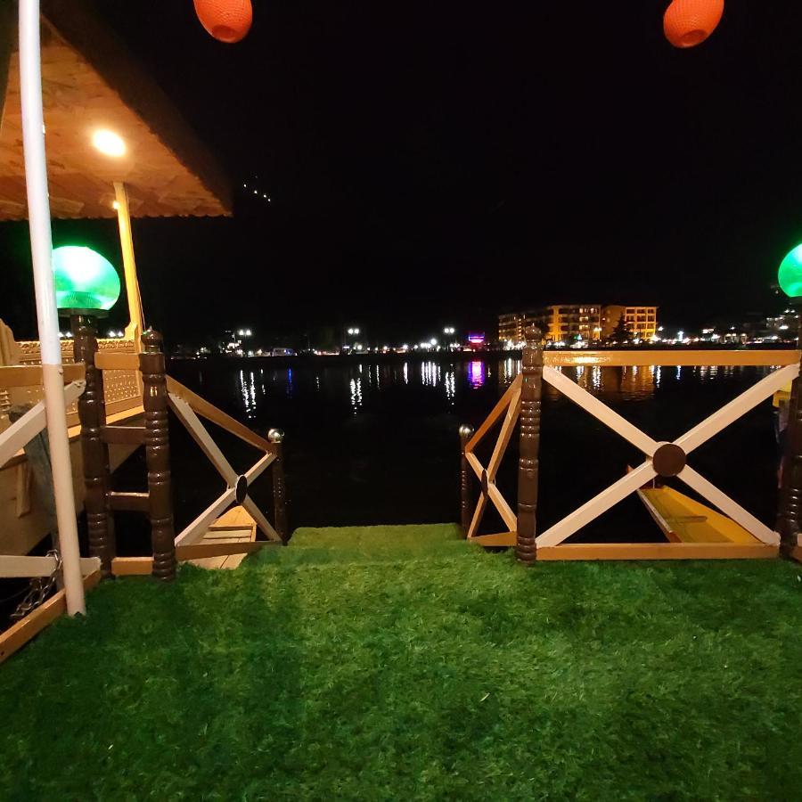 Tashkand Houseboat Srīnagar Екстериор снимка