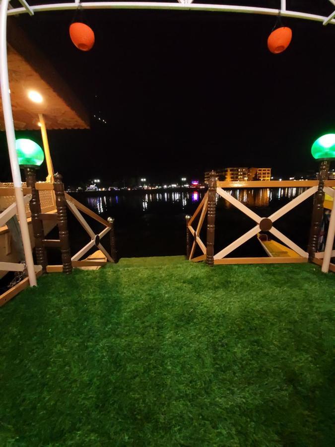 Tashkand Houseboat Srīnagar Екстериор снимка