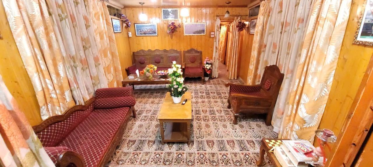 Tashkand Houseboat Srīnagar Екстериор снимка