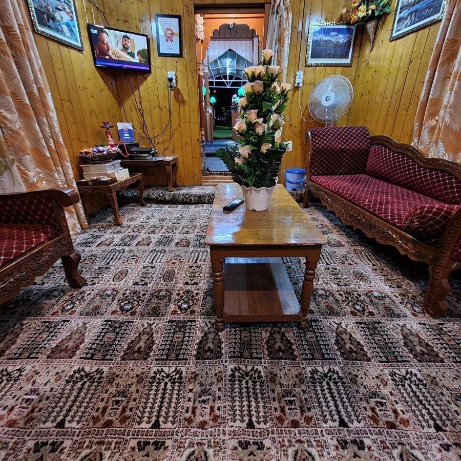 Tashkand Houseboat Srīnagar Екстериор снимка