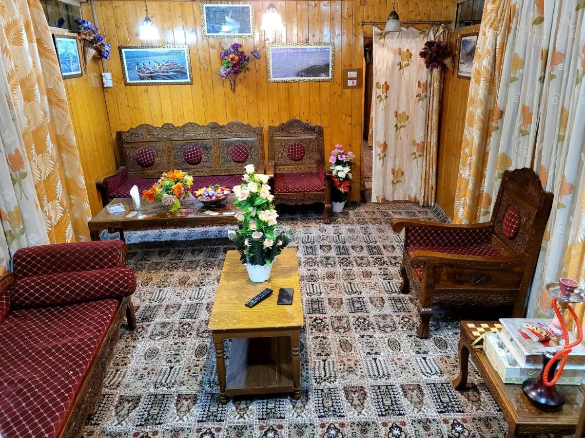 Tashkand Houseboat Srīnagar Екстериор снимка